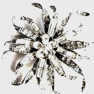 PELL SILVER BROOCH